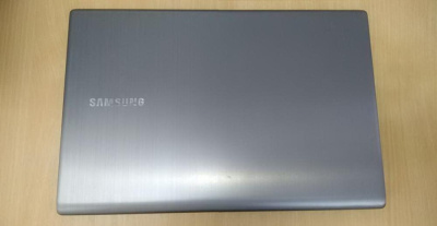 Крышка матрицы Samsung NP700Z5 , без рамки, silver