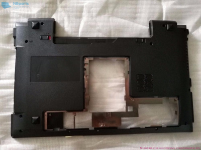 Нижняя часть корпуса Lenovo B570